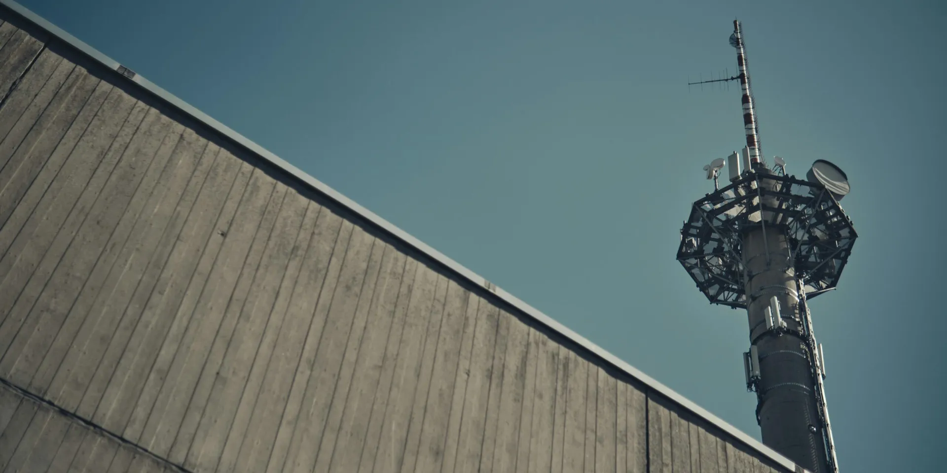 AT&T Revoluciona la Conectividad 5G con Nuevo Espectro de EchoStar