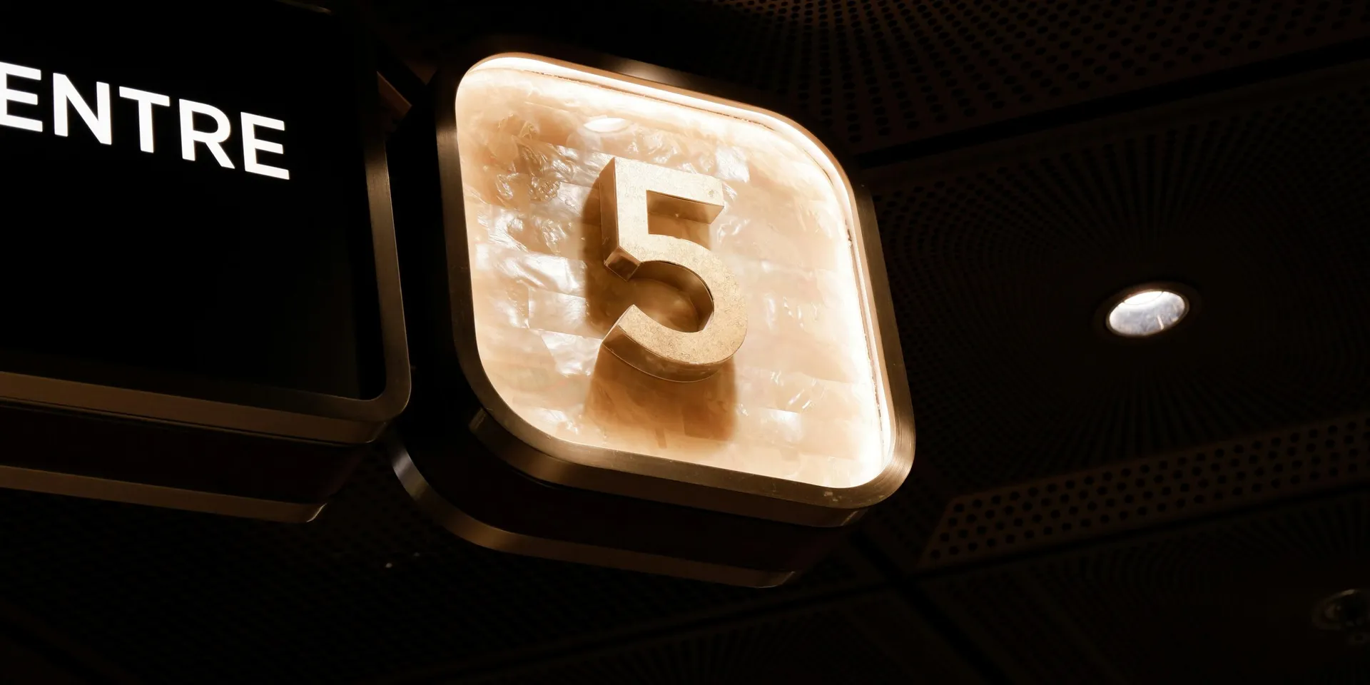 Redes 6G con Inteligencia Artificial Nativa: La Revolución en la Conectividad Empresarial
